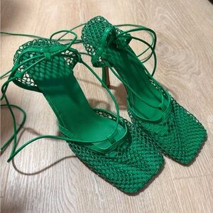 Elegant Green Women's Lace-Up Heels